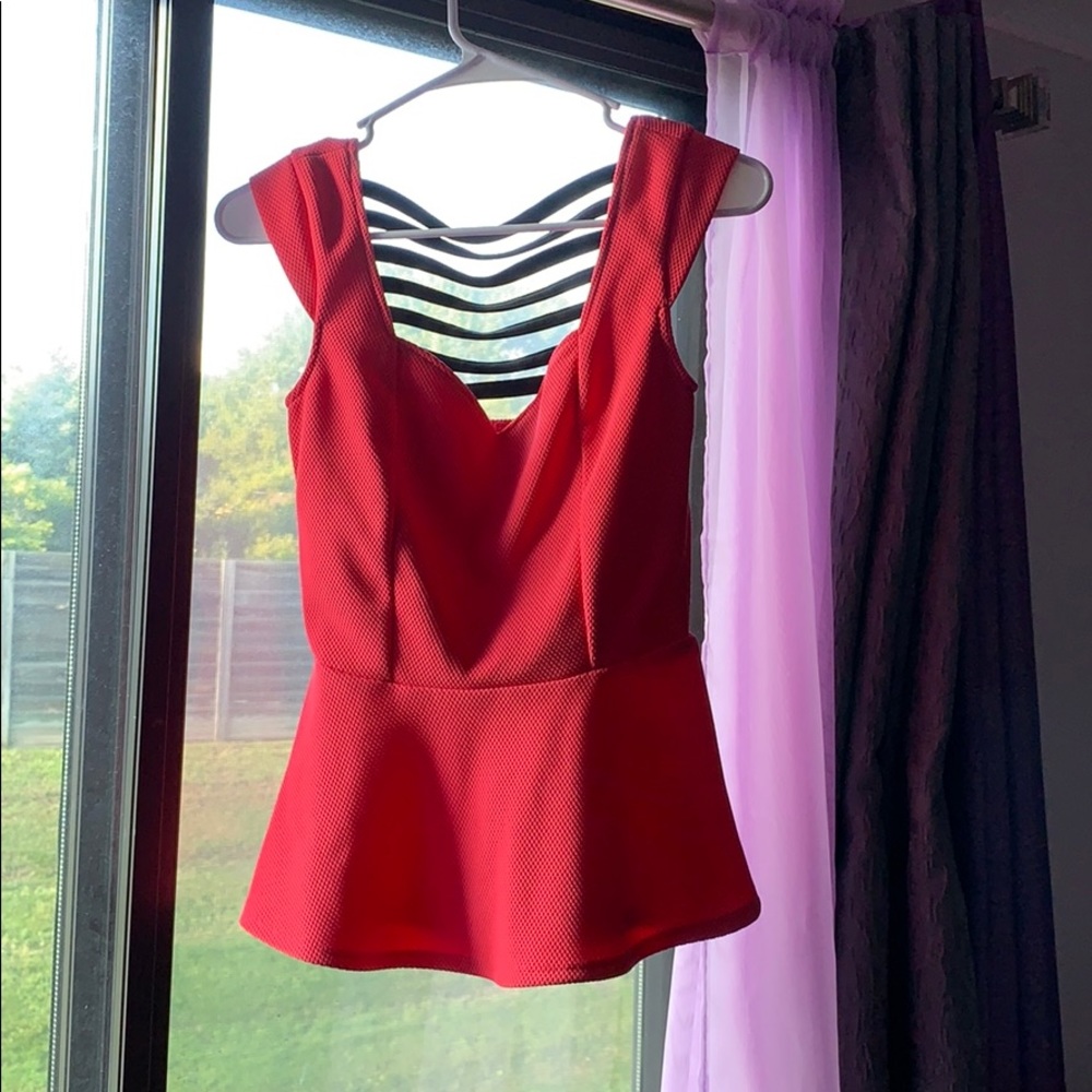 Sleeveless shirt